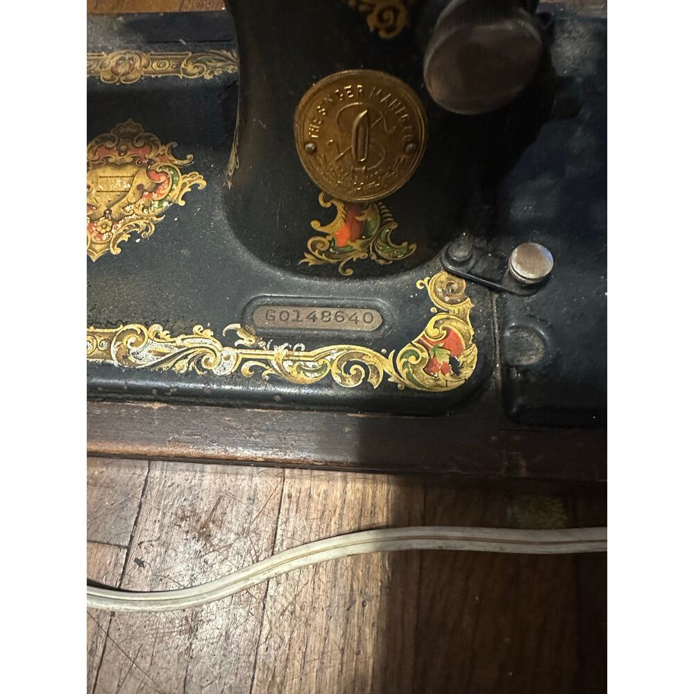 Singer - Picture 13 of 15